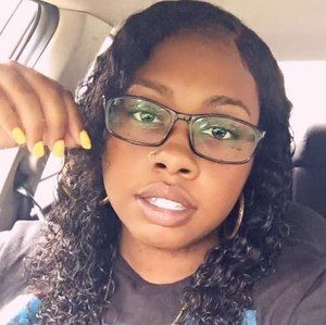 Meet your Posher, Vanessa